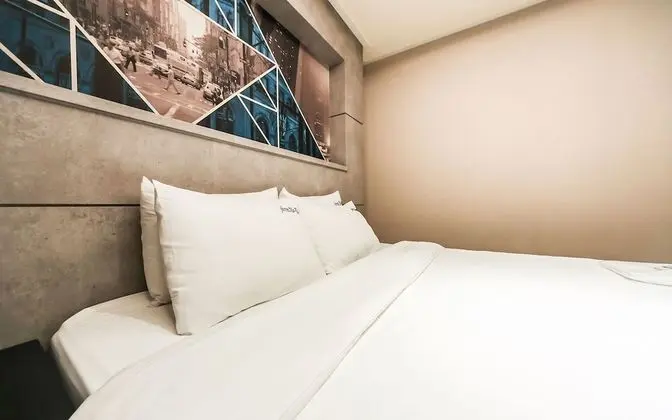 Oda (Business (TV Large Parking Lot))