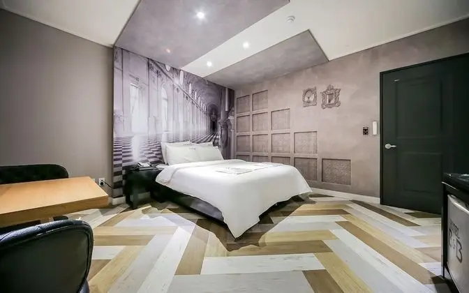 Oda (Premium (TV Large Parking Lot))