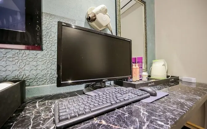 Oda (Premium (TV Large Parking Lot))