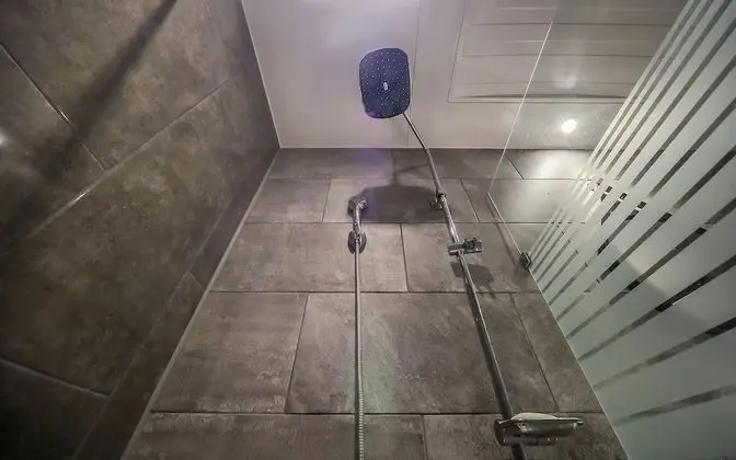 Oda (Premium (TV Large Parking Lot))