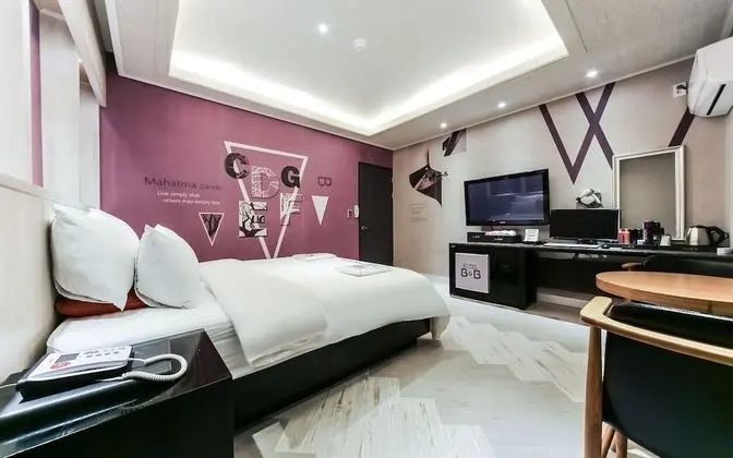 Oda (Premium (TV Large Parking Lot))