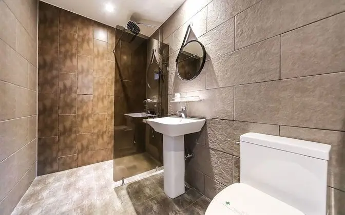 Oda (Standard (TV Large Parking Lot))