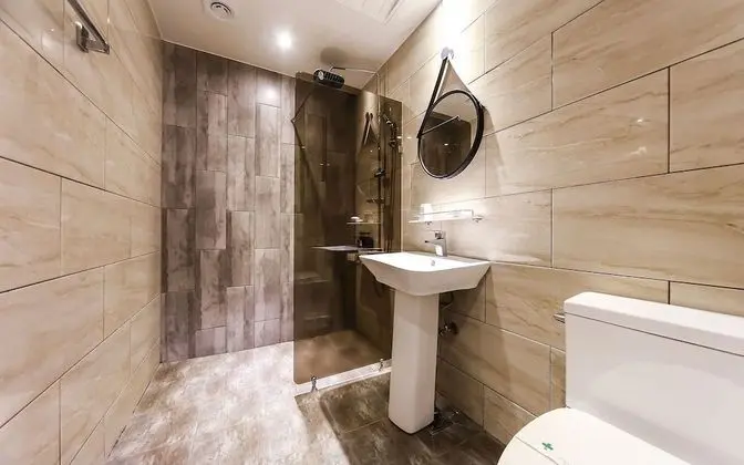 Oda (Standard (TV Large Parking Lot))