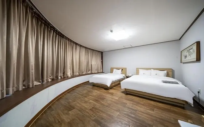 Oda (SUITE TWIN (double + single))