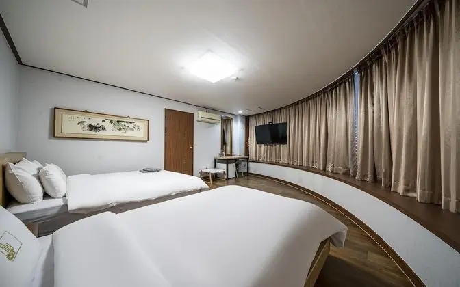 Oda (SUITE TWIN (double + single))