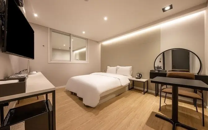 Oda (Check-in at 16:00 pm (4 hours of exte)