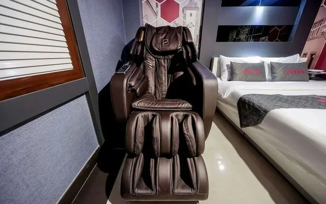 Oda (Premium (with Massage Chair))