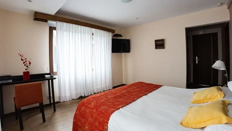 Superior Tek Büyük veya İki Ayrı Yataklı Oda