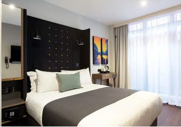 Comfort Tek Büyük Yataklı Oda