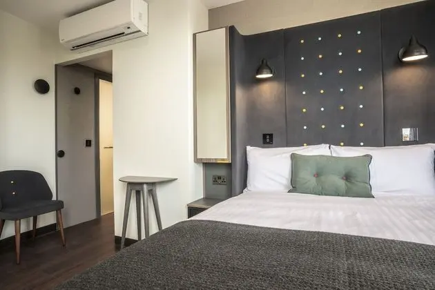 Comfort Tek Büyük Yataklı Oda