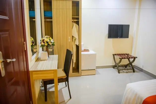 Superior Queen Room with Bathtub and Free Airport Transfer