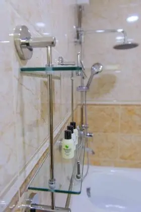 Superior Queen Room with Bathtub and Free Airport Transfer