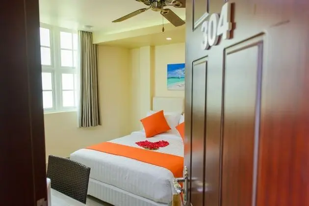 Superior Queen Room with Bathtub and Free Airport Transfer
