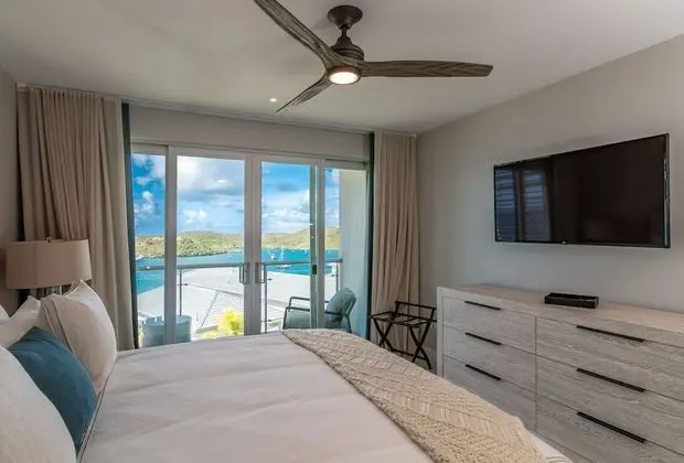 Deluxe Condo, Multiple Beds, Pool Access, Ocean View