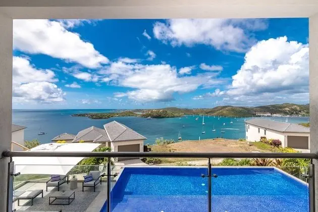 Deluxe Condo, Multiple Beds, Pool Access, Ocean View