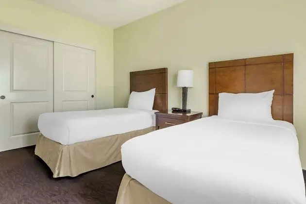 2 Bedrooms, Garden View (1 King 2 Twin or 1 Queen Bed)