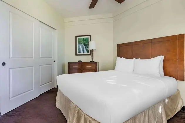 ADA, 2 Bedroom Suite, Partial Ocean View, 1 King & 2 Twin Beds (Accessible Bathtub)