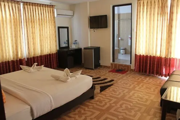 Deluxe Tek Büyük Yataklı Oda, Balkon, Dağ Manzaralı