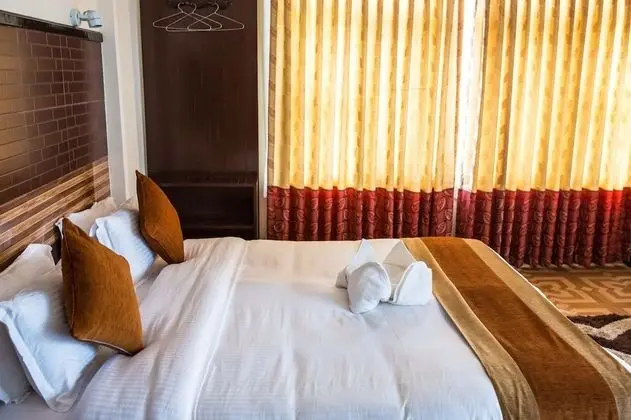 Deluxe Tek Büyük Yataklı Oda, Balkon, Dağ Manzaralı