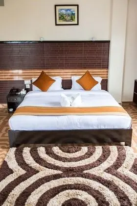 Deluxe Tek Büyük Yataklı Oda, Balkon, Dağ Manzaralı