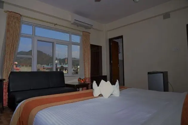 Deluxe Tek Büyük Yataklı Oda, Balkon, Dağ Manzaralı