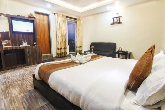 Deluxe Tek Büyük Yataklı Oda, Balkon, Dağ Manzaralı