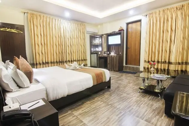 Deluxe Tek Büyük Yataklı Oda, Balkon, Dağ Manzaralı