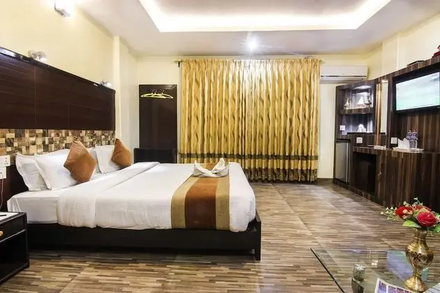 Deluxe Tek Büyük Yataklı Oda, Balkon, Dağ Manzaralı