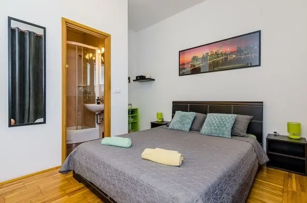 Tek Büyük Yataklı Oda (Double Room with City View)