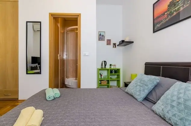 Tek Büyük Yataklı Oda (Double Room with City View)