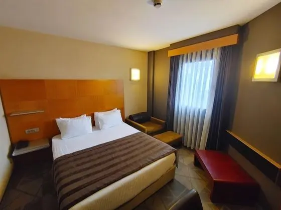 Standard Double or Twin Room , Şehir Manzaralı