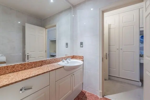 Luxury Apart Daire, 2 Yatak Odası (Kensington Duplex with Balcony)