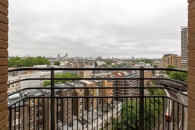 Luxury Apart Daire, 2 Yatak Odası (Kensington Duplex with Balcony)