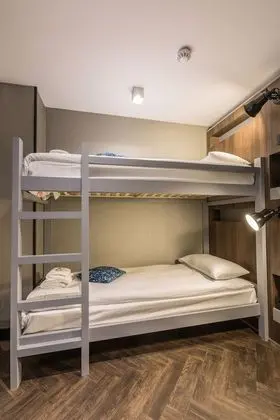 Chambre Quadruple 2 pièces avec balcon