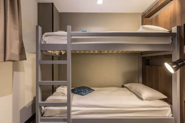 Chambre Quadruple 2 pièces avec balcon