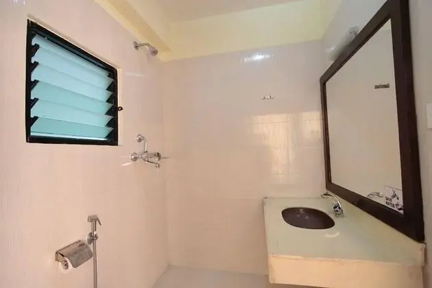 Deluxe Tek Büyük veya İki Ayrı Yataklı Oda (With AC)