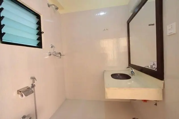 Standard Tek Büyük veya İki Ayrı Yataklı Oda (With Fan)