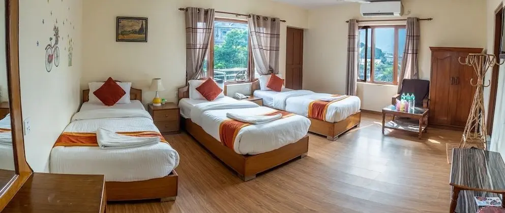 Üç Kişilik Oda, Şehir Manzaralı