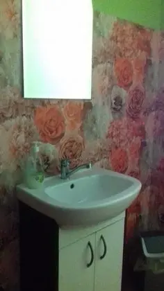 Tek Büyük Yataklı Oda, Ortak Banyo