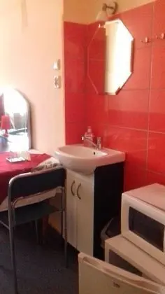 Üç Kişilik Oda, Ortak Banyo (2)