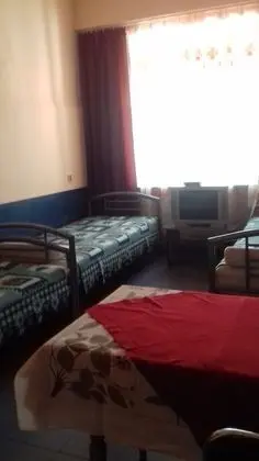 Üç Kişilik Oda, Ortak Banyo (2)