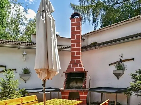 Ev