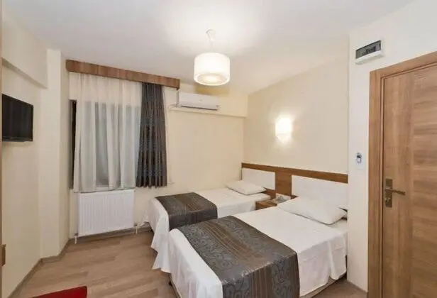 Tek Büyük veya İki Ayrı Yataklı Oda