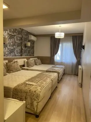 Tek Büyük veya İki Ayrı Yataklı Oda