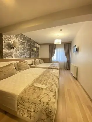Tek Büyük veya İki Ayrı Yataklı Oda