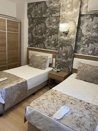 Tek Büyük veya İki Ayrı Yataklı Oda