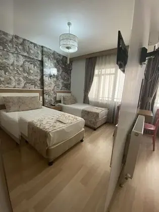 Tek Büyük veya İki Ayrı Yataklı Oda
