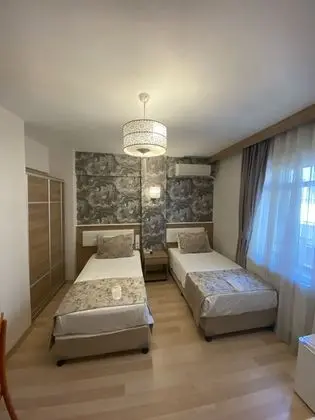 Tek Büyük veya İki Ayrı Yataklı Oda