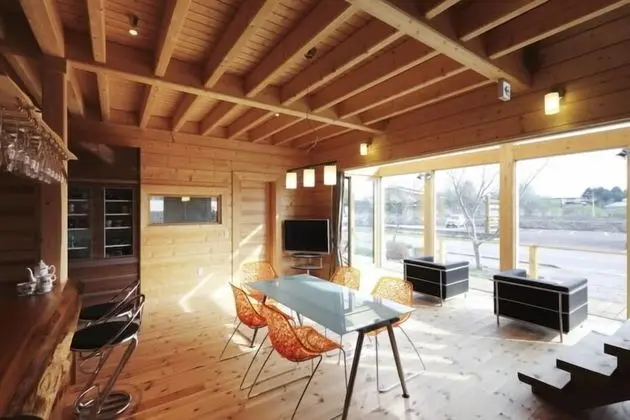 Ev (Private Vacation)