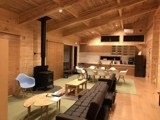 Ev (Private Vacation)